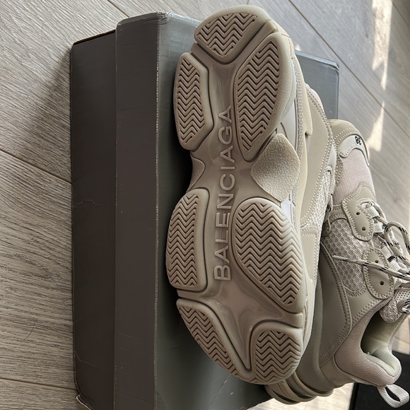 Balenciaga Triple S Chunky Rice Ash - Picture 7 of 8